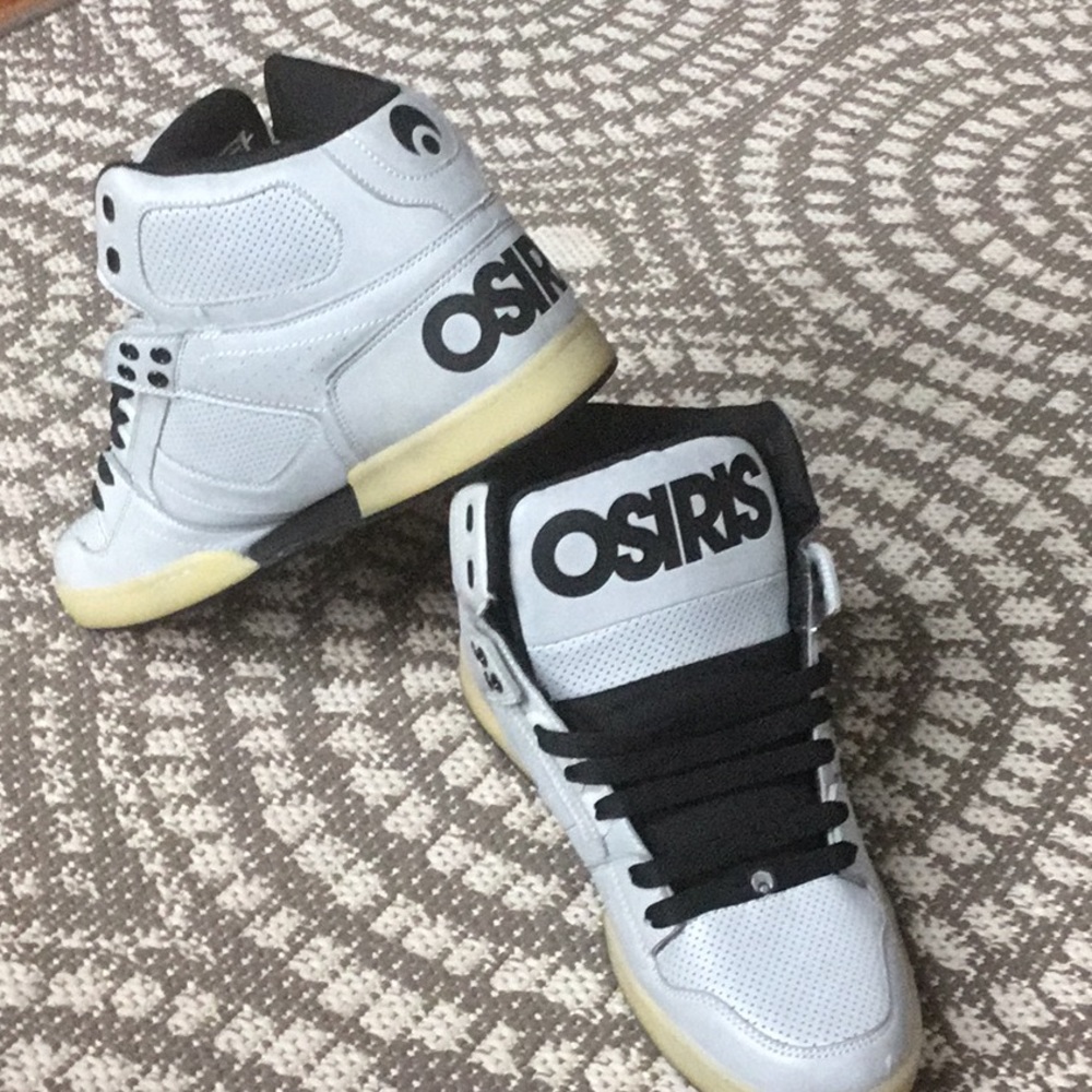 Osiris NYC 83 vintage light grey. Like new!